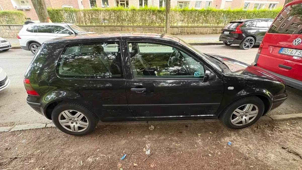 Gebraucht VW Golf IV Edition 75 PS (55 kW) 2001 Schwarz Kleinwagen