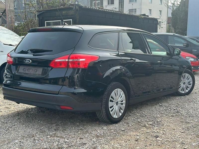 Gebraucht Ford Focus Business Edition 120 PS (88 kW) 2017 Schwarz Limousine