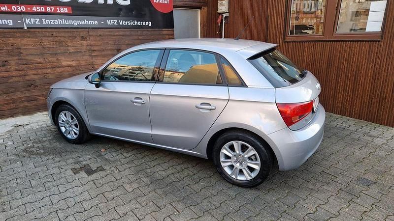 Gebraucht Audi A1 Sportback Attraction 86 PS (63 kW) 2014 Grau Kleinwagen