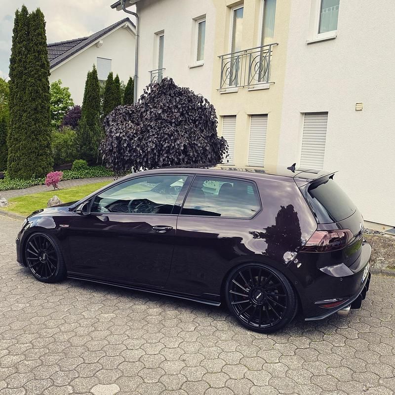 Violet Gebraucht 2014 VW Golf VII GTI Limousine | 18.999 € - Bild 1/4