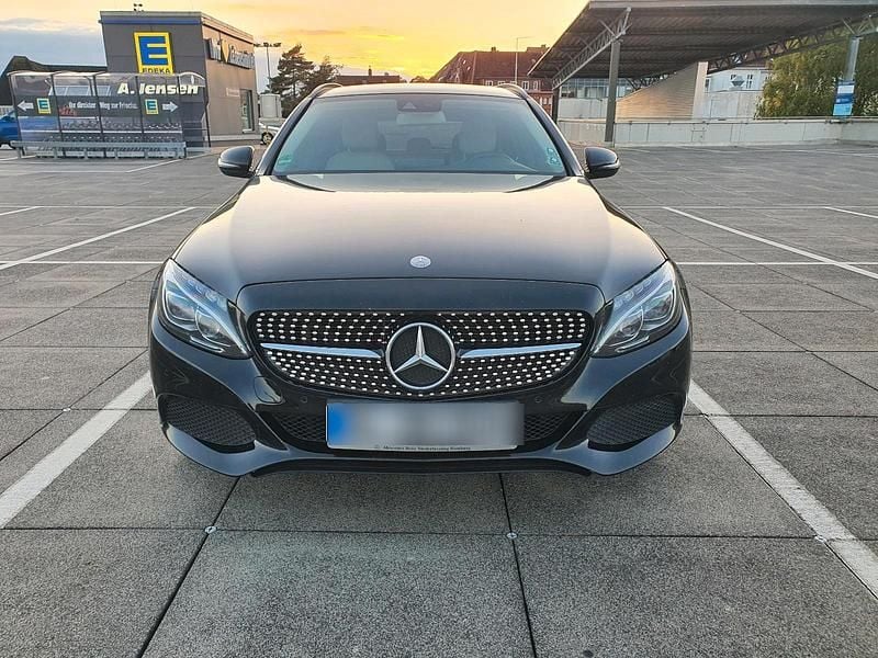 Schwarz Gebraucht 2016 Mercedes C220 Kombi | 11.500 € (Superpreis) - Bild 1/4