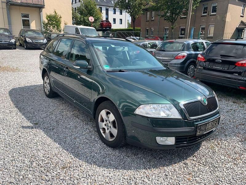 Grün Gebraucht 2008 Skoda Octavia Team Edition Kombi | 1.700 € (Teuer) - Bild 1/4