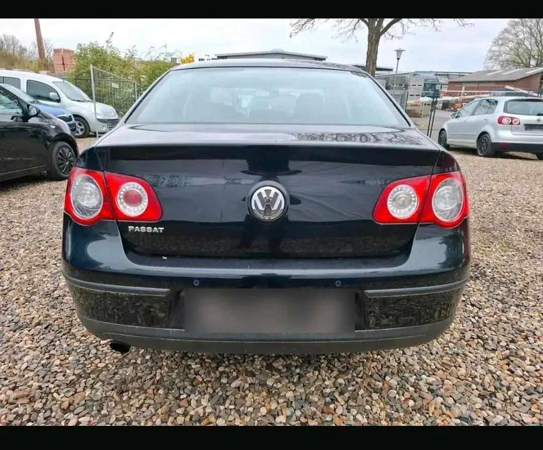 Second-hand VW Passat 115 CP (84 kW) 2006 Maro Berlinǎ