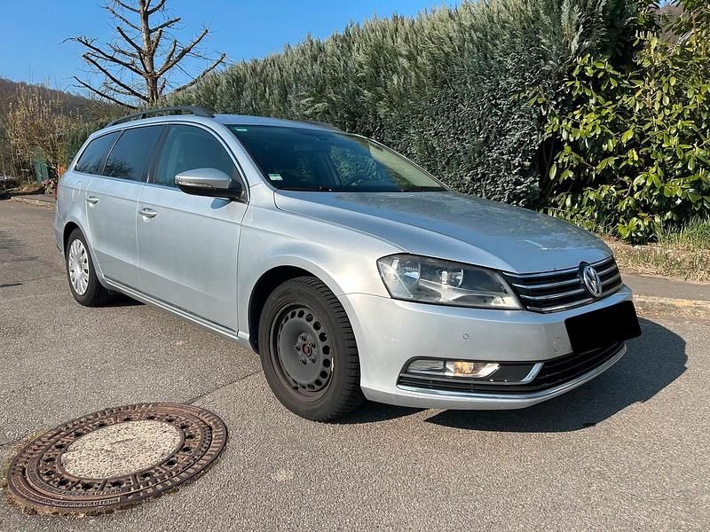 Gebraucht VW Passat 140 PS (102 kW) 2013 Silber Kombi