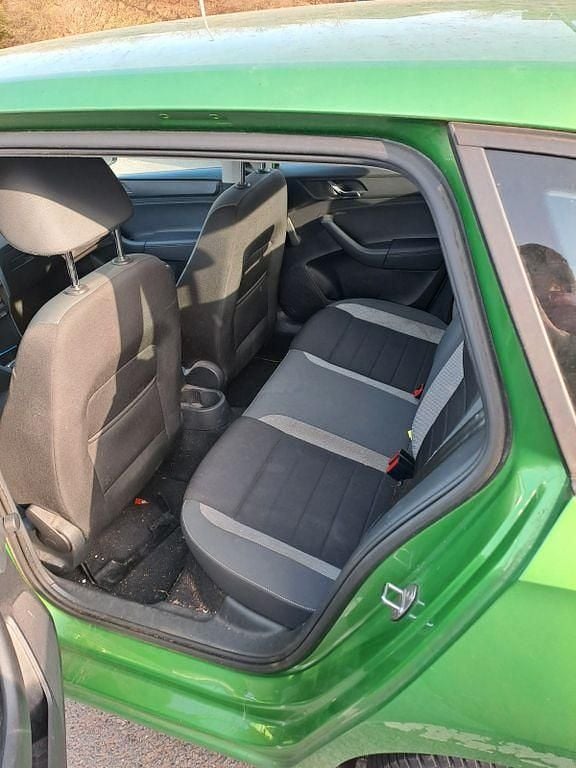 Gebraucht Skoda Rapid Ambition 90 PS (66 kW) 2016 Grün Kleinwagen