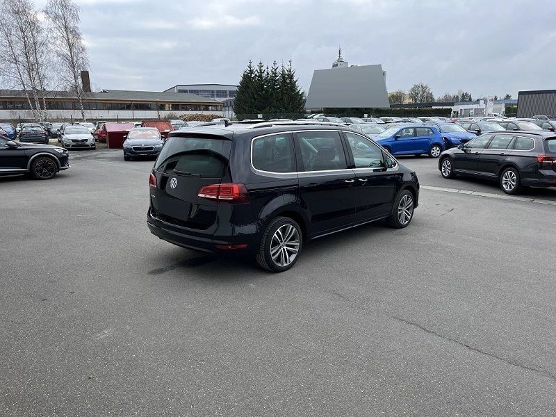 Schwarz Gebraucht 2019 VW Sharan Highline Van / Kleinbus | 40.189 € - Bild 1/4
