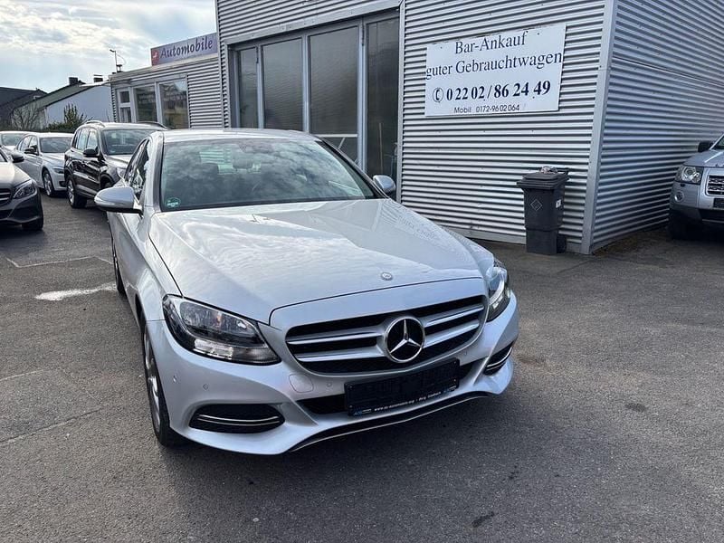 Silber Gebraucht 2015 Mercedes C180 Avantgarde Limousine | 16.899 € (Guter Preis) - Bild 1/4