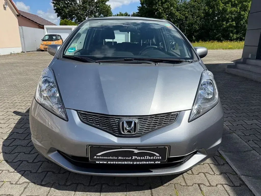 Gebraucht Honda Jazz Trend 90 PS (66 kW) 2011 Silber Kleinwagen