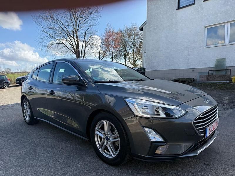 Gebraucht Ford Focus Cool & Connect 151 PS (111 kW) 2019 Grau Limousine