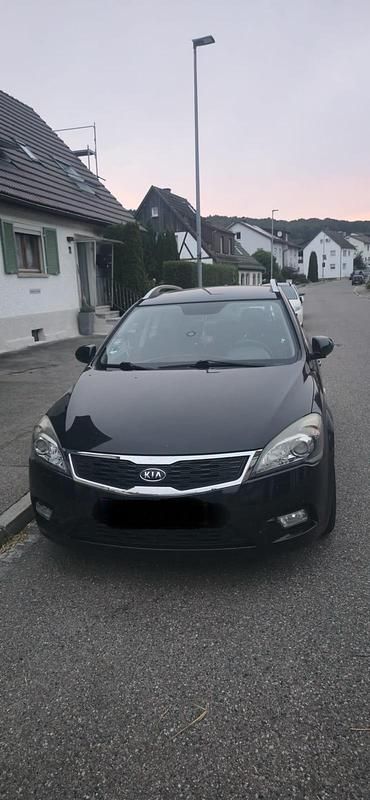 Schwarz Gebraucht 2012 Kia Ceed 2 Kombi | 4.000 € (Teuer) - Bild 1/4