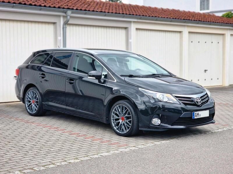 Schwarz Gebraucht 2015 Toyota Avensis T2 Kombi | 9.499 € (Fairer Preis) - Bild 1/4