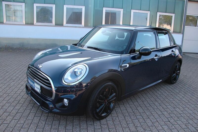 Blau Gebraucht 2018 Mini John Cooper Works Kleinwagen | 16.300 € (Fairer Preis) - Bild 1/4