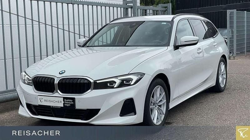 Alpinweiss Gebraucht 2024 BMW 318 Shadowline Kombi | 33.749 € (Guter Preis) - Bild 1/4