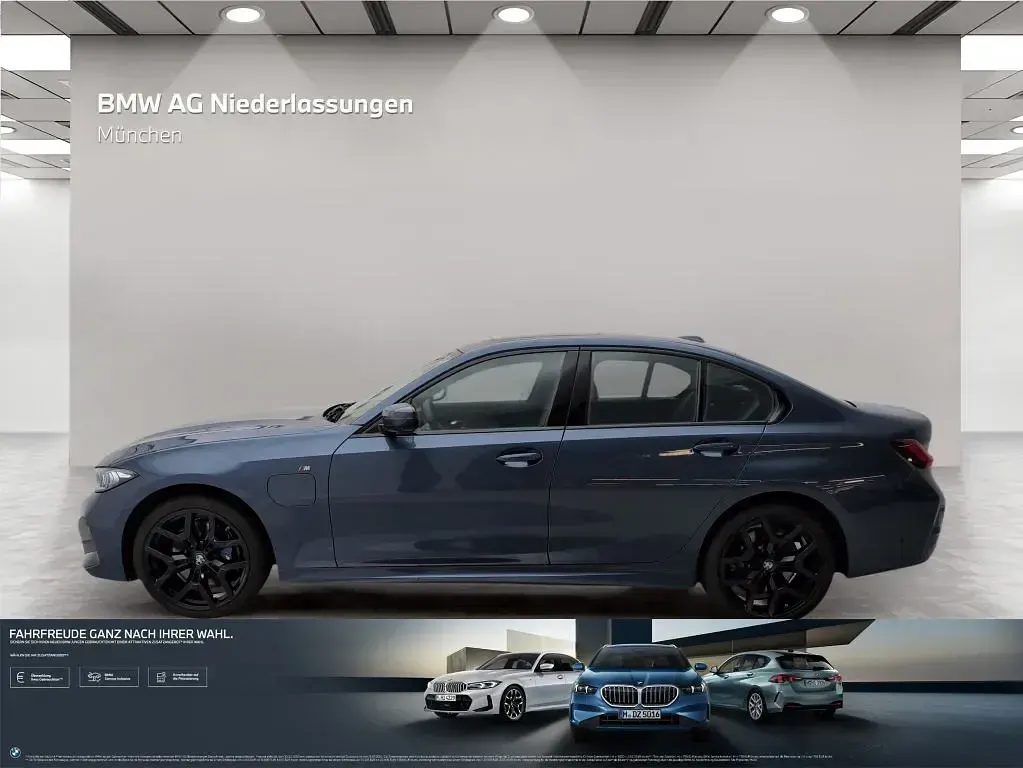 Gebraucht BMW 330e M Sport 292 PS (214 kW) 2025 Blau Limousine