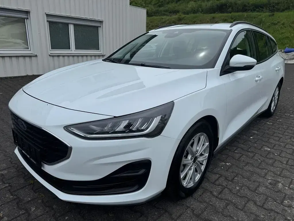 Gebraucht Ford Focus 120 PS (88 kW) 2023 Weiß Limousine