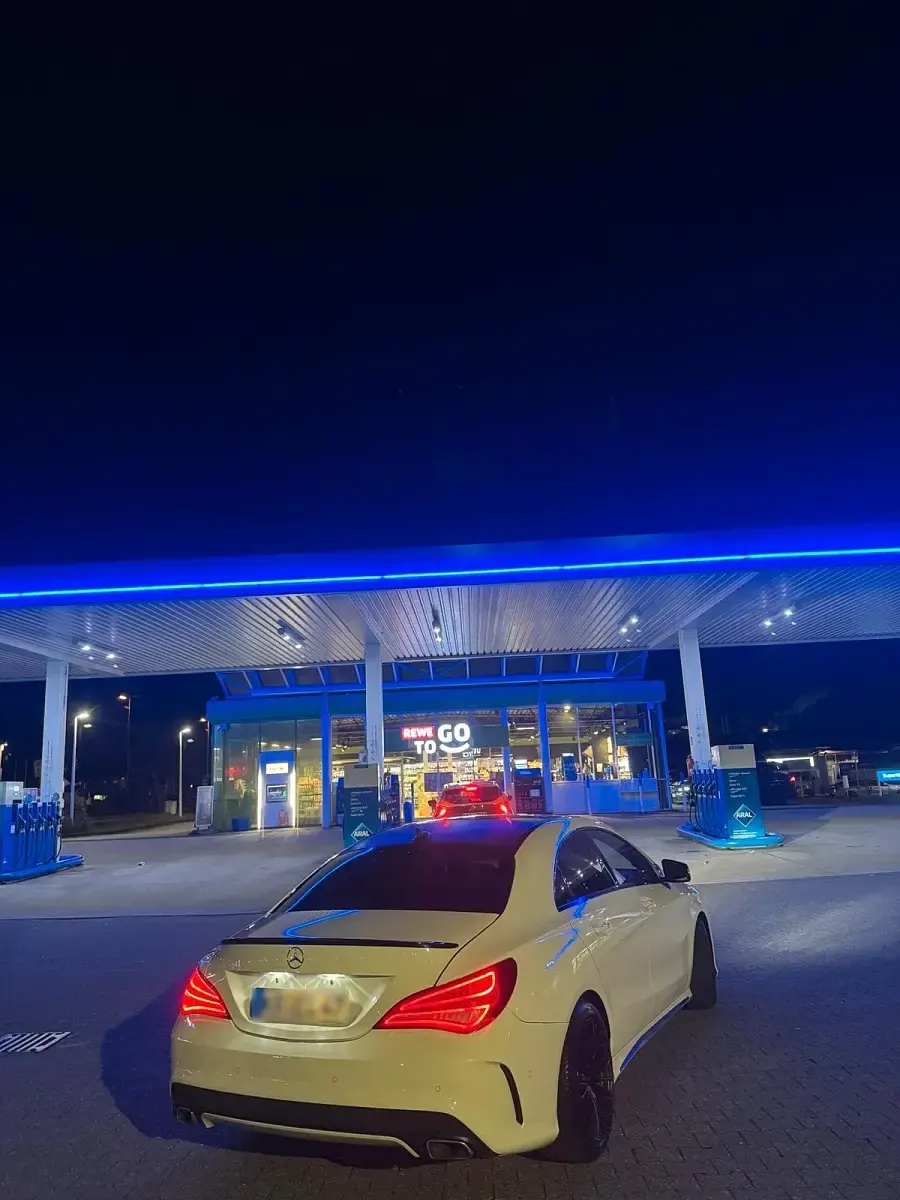 Gebraucht Mercedes CLA220 170 PS (125 kW) 2013 Weiß Limousine