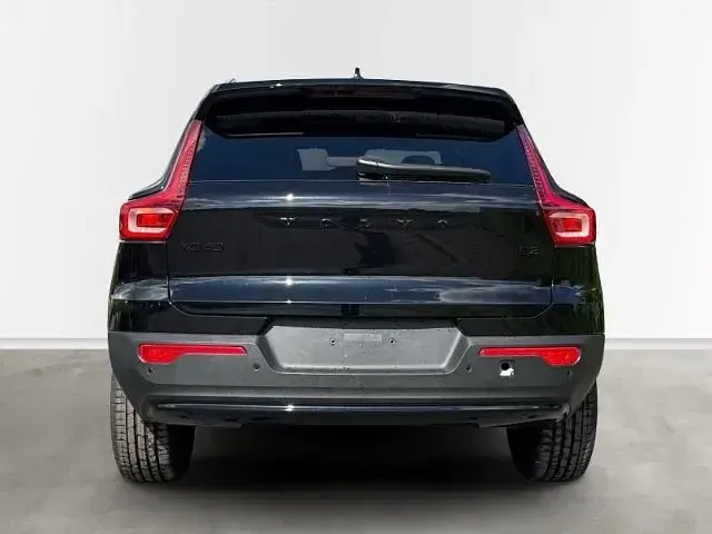 Neu Volvo XC40 Ultra 163 PS (119 kW) 2025 Schwarz SUV