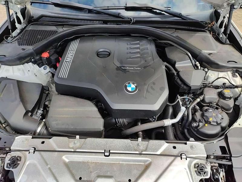 Weiß Gebraucht 2020 BMW 330 Sport Line Kombi | 30.788 € (Etwas zu teuer) - Bild 1/4