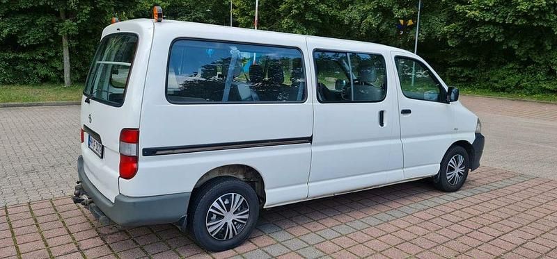 Weiß Gebraucht 2009 Toyota HiAce Van / Kleinbus | 11.500 € (Teuer) - Bild 1/4