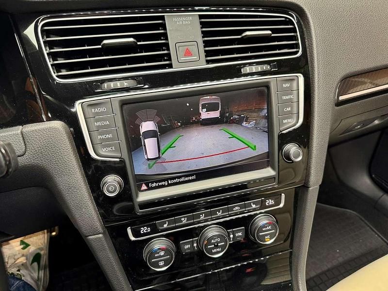 Gebraucht VW Golf VII R 300 PS (220 kW) 2016 Olivegrün Limousine