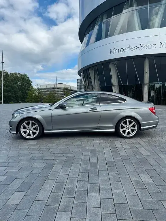 Gebraucht Mercedes C180 156 PS (114 kW) 2012 Silber Coupé