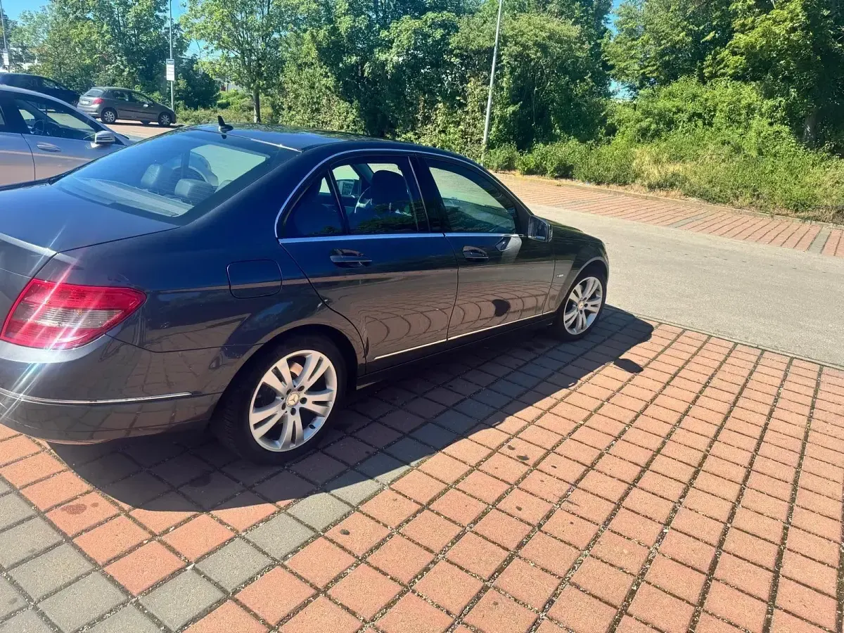 Gebraucht Mercedes C200 184 PS (135 kW) 2010 Grau Limousine