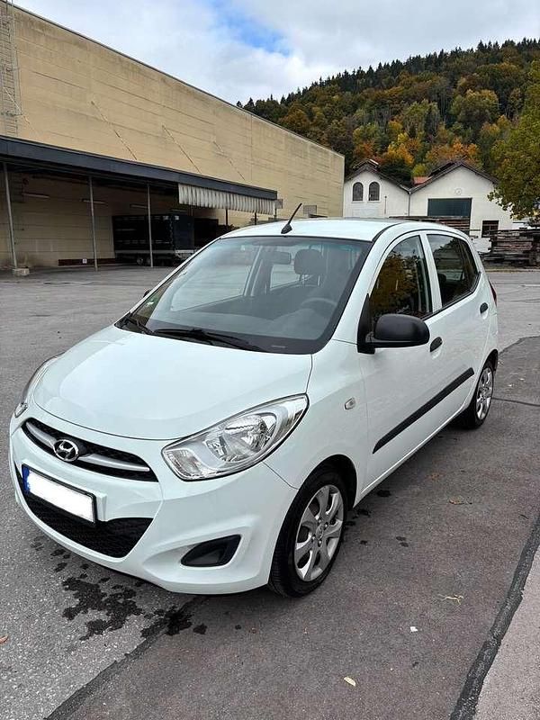 Weiß Gebraucht 2012 Hyundai i10 Edition Kleinwagen | 3.500 € (Fairer Preis) - Bild 1/4