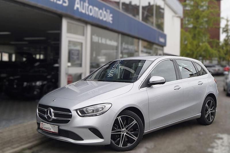 Silber Gebraucht 2022 Mercedes B250e Progressive Van / Kleinbus | 17.490 € (Superpreis) - Bild 1/4