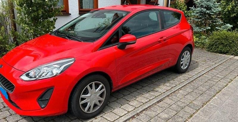 Gebraucht Ford Fiesta Trend 71 PS (52 kW) 2018 Rot Kleinwagen