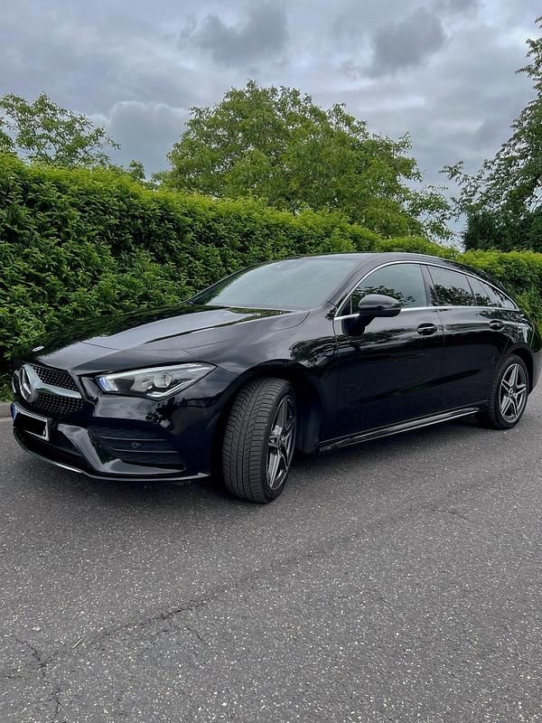 Schwarz Gebraucht 2020 Mercedes CLA250e Shooting Brake Kombi | 29.900 € (Etwas zu teuer) - Bild 1/4
