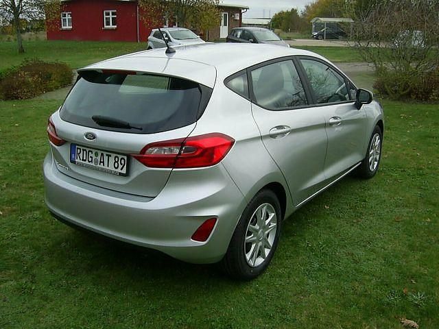 Gebraucht Ford Fiesta Trend 86 PS (63 kW) 2017 Polarsilber (metallic) Kleinwagen