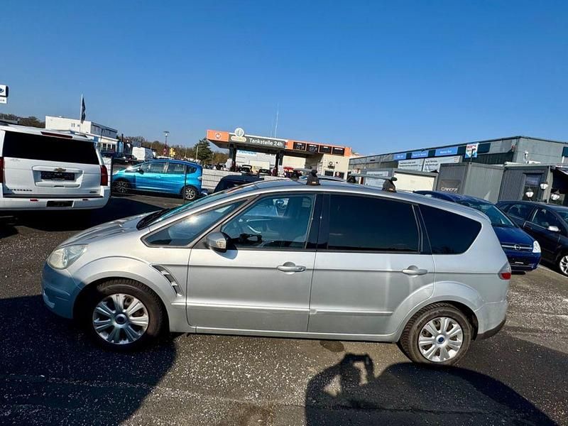 Gebraucht Ford S-MAX Titanium 131 PS (96 kW) 2008 Silber Van / Kleinbus