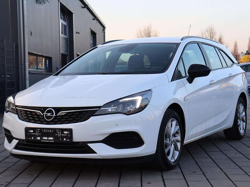 Weiß Gebraucht 2022 Opel Astra Business Edition Kombi | 9.950 € (Superpreis) - Bild 1/4