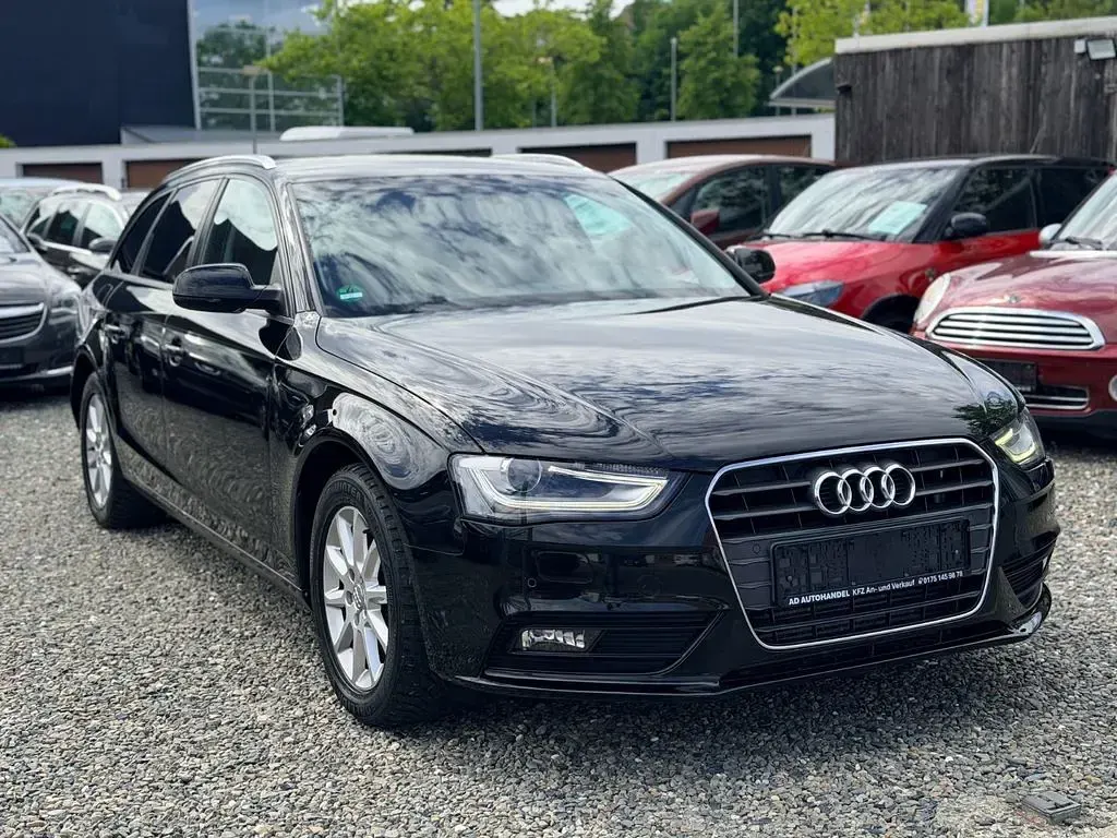 Gebraucht Audi A4 Attraction 143 PS (105 kW) 2012 Schwarz Kombi