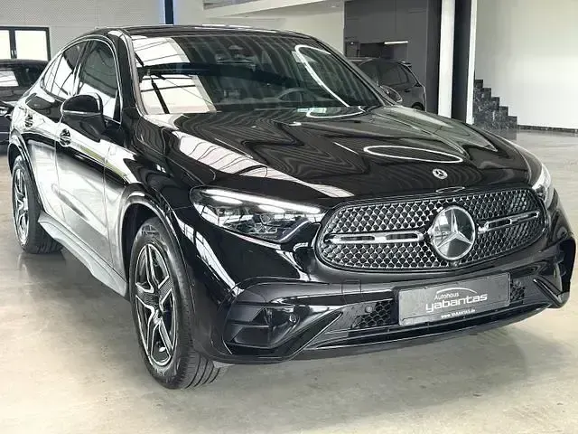 Gebraucht Mercedes GLC300 AMG 292 PS (214 kW) 2024 Schwarz Coupé