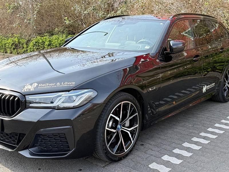 Gebraucht BMW 530e Performance 292 PS (214 kW) 2024 Schwarz Limousine
