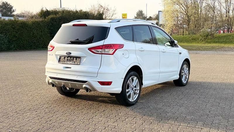 Gebraucht Ford Kuga Individual 179 PS (131 kW) 2014 Weiß SUV