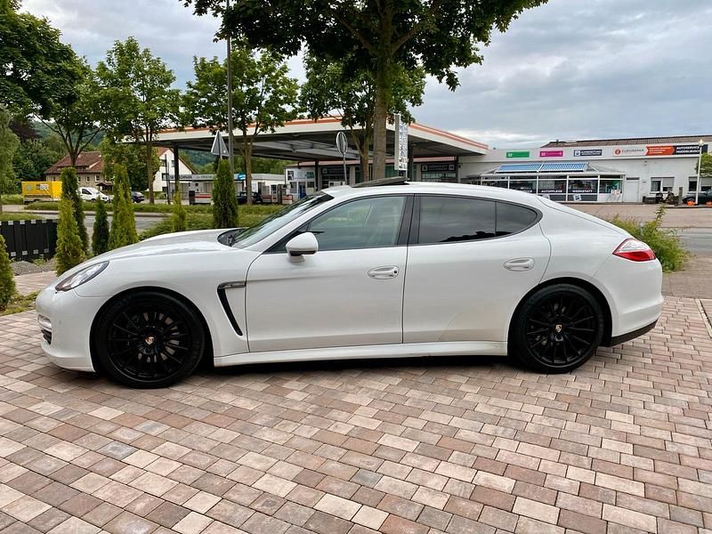 Gebraucht Porsche Panamera 250 PS (183 kW) 2012 Weiß Limousine