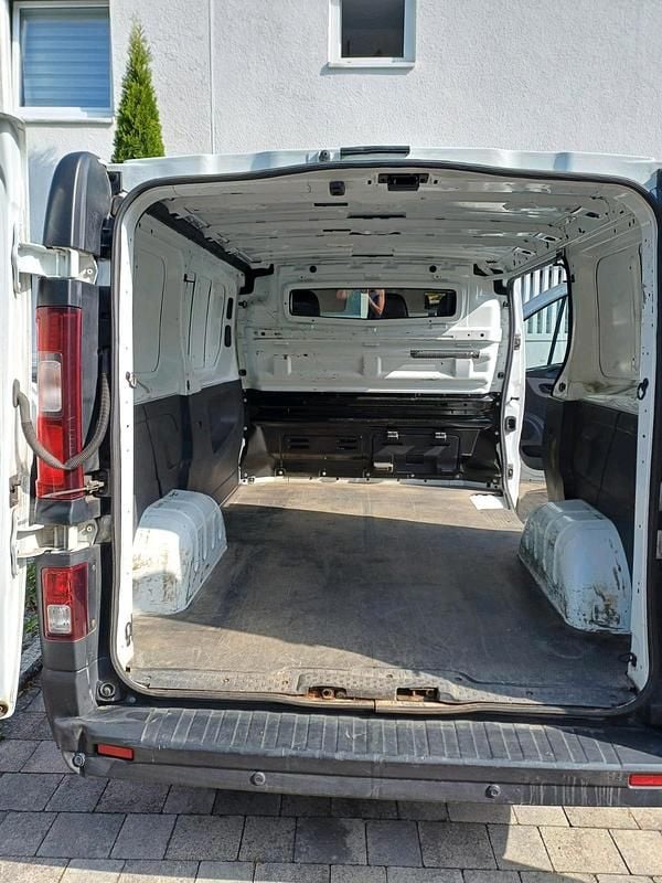Weiß Gebraucht 2015 Renault Traffic Van / Kleinbus | 6.000 € - Bild 1/4