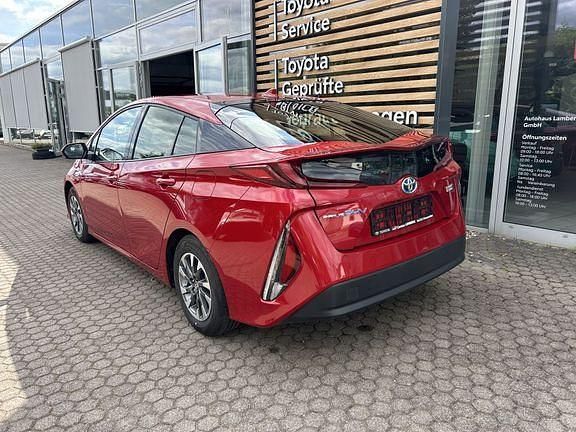 Gebraucht Toyota Prius Basis 122 PS (89 kW) 2020 Karminarot metallic