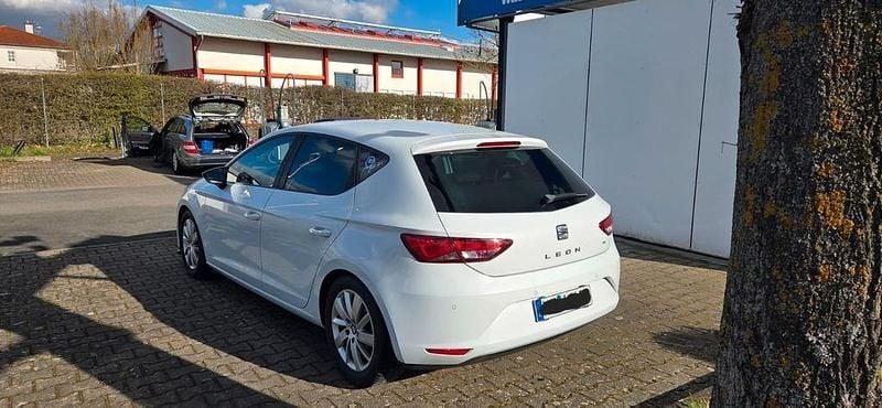 Second-hand Seat Leon Reference 105 CP (77 kW) 2013 Alb Berlinǎ