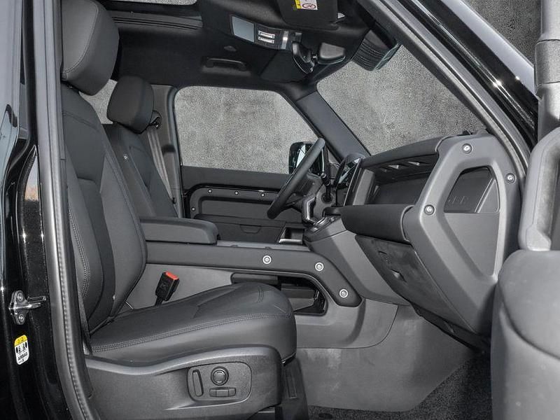 Gebraucht Land Rover Defender SE Dynamic 300 PS (220 kW) 2025 Santorini black SUV