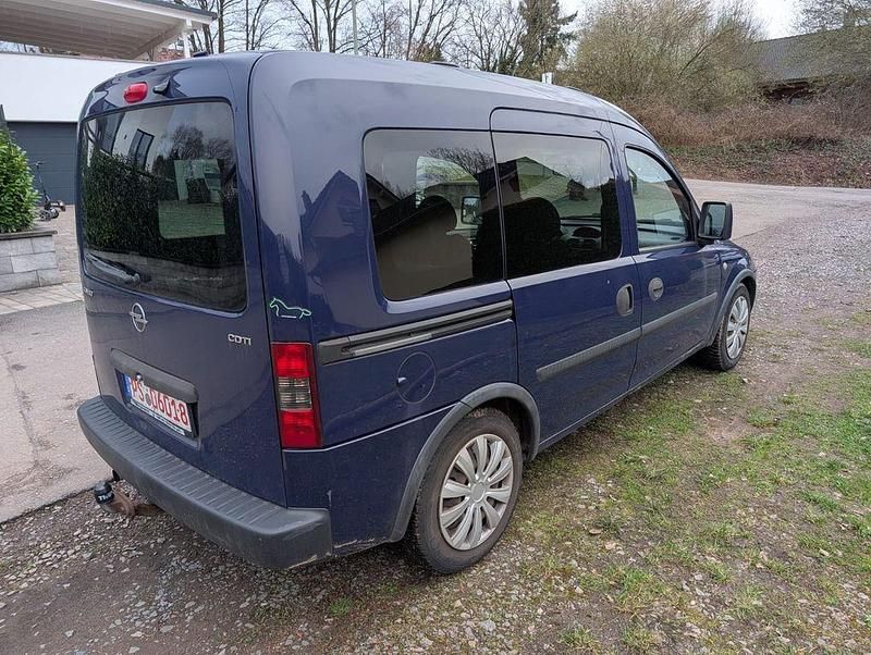 Usata Opel Combo 75 CV (55 kW) 2011 Marrone Monovolume