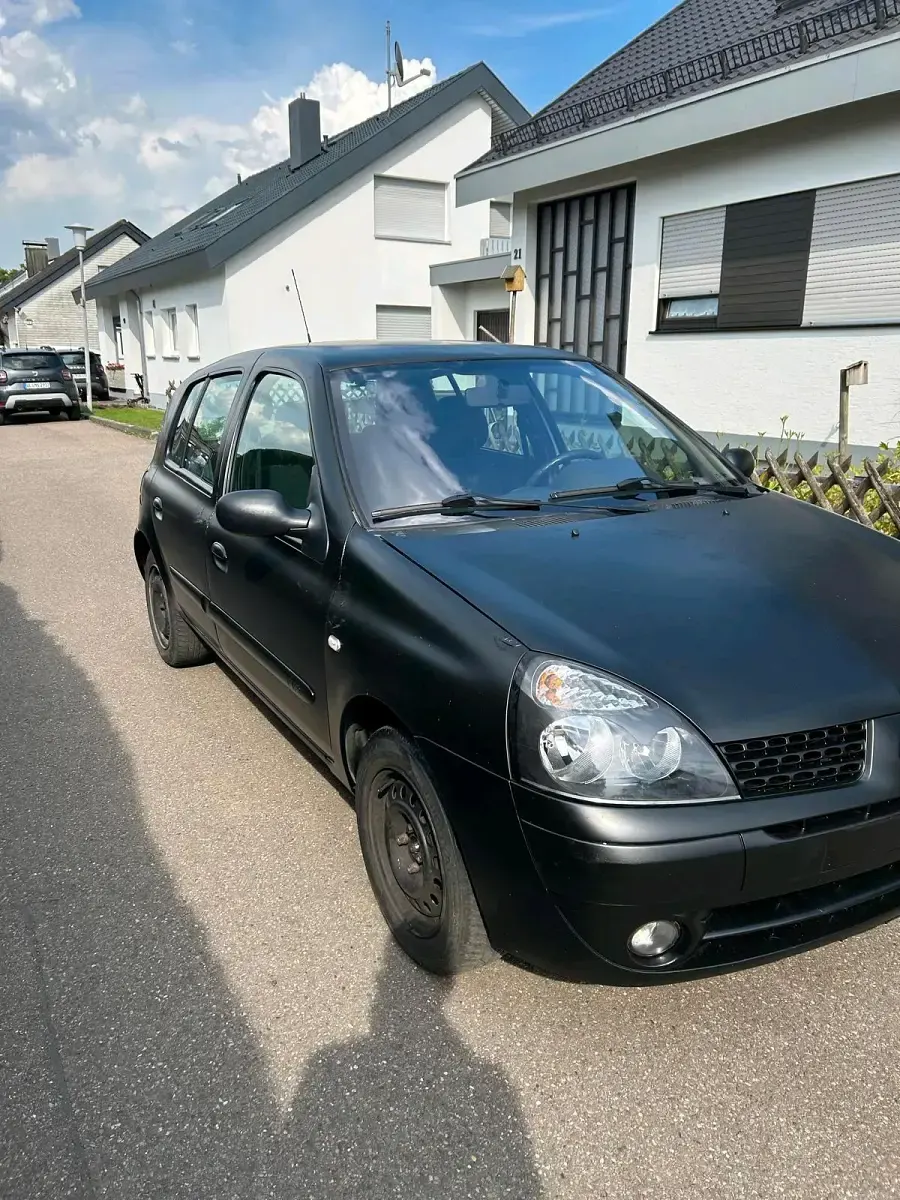 Gebraucht Renault Clio II 75 PS (55 kW) 2004 Schwarz Kleinwagen