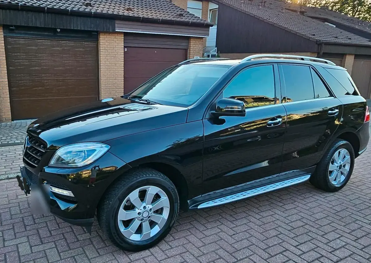 Gebraucht Mercedes ML350 258 PS (189 kW) 2014 Schwarz SUV