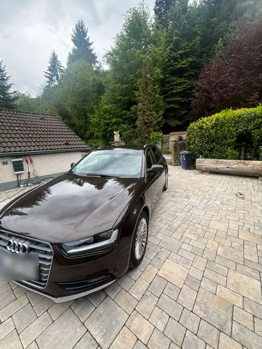 Gebraucht Audi A4 Ambition 177 PS (130 kW) 2012 Braun Kombi