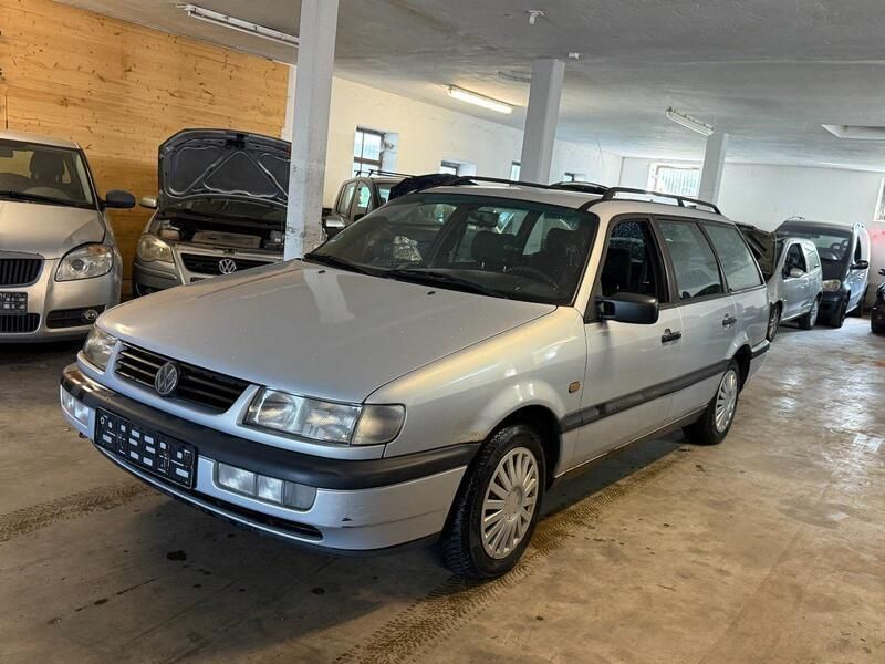 Silber Gebraucht 1996 VW Passat Pacific Kombi | 750 € (Superpreis) - Bild 1/4