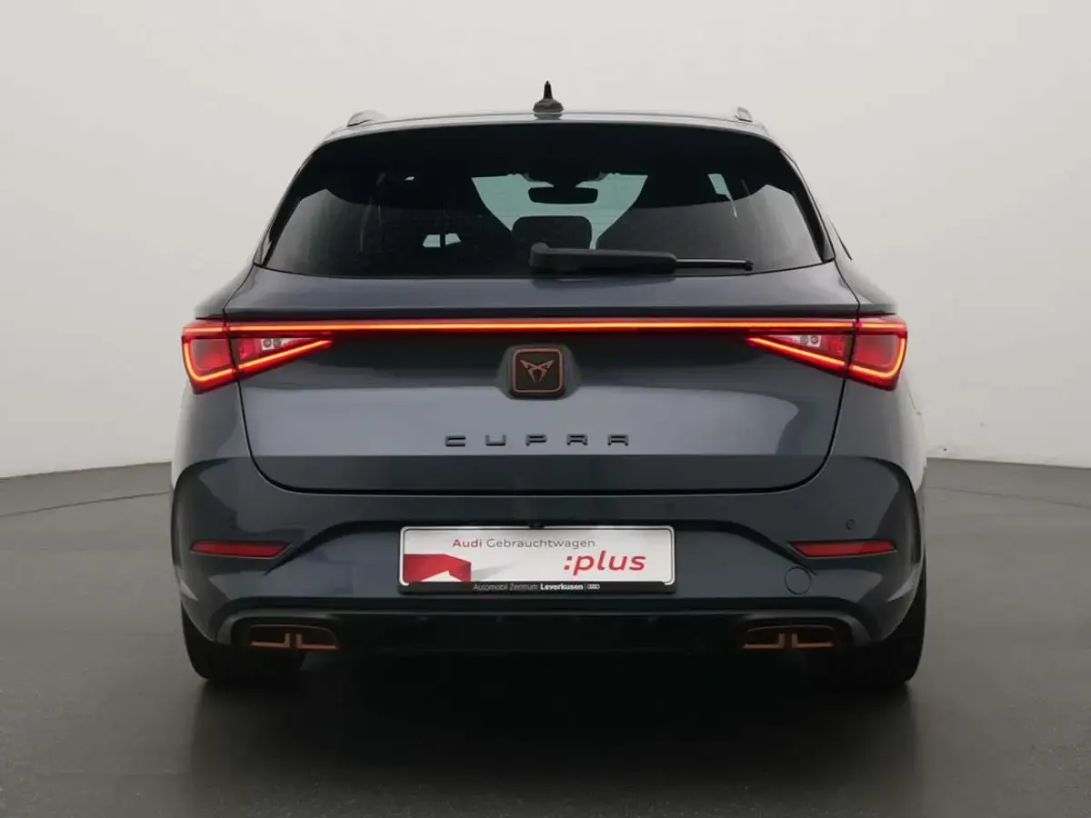 Gebraucht Cupra Leon VZ 245 PS (180 kW) 2022 Grau Kombi