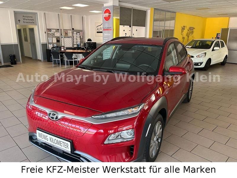 Rot Gebraucht 2021 Hyundai Kona Advantage SUV | 16.980 € (Fairer Preis) - Bild 1/4