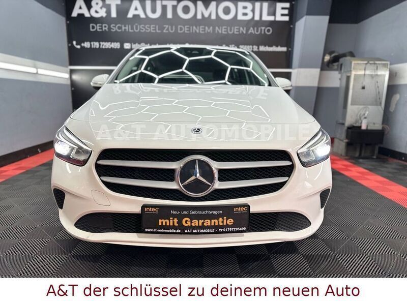 Gebraucht Mercedes B180 116 PS (85 kW) 2019 Weiß Van / Kleinbus